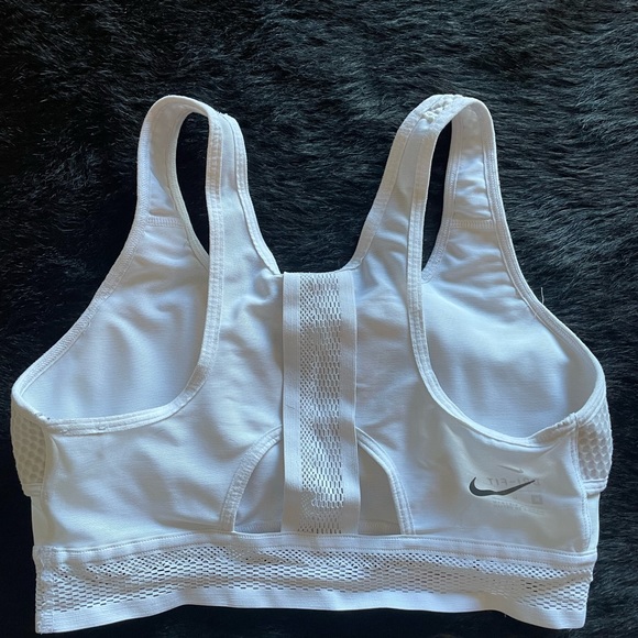 Nike Sports Bra - Picture 1 of 2